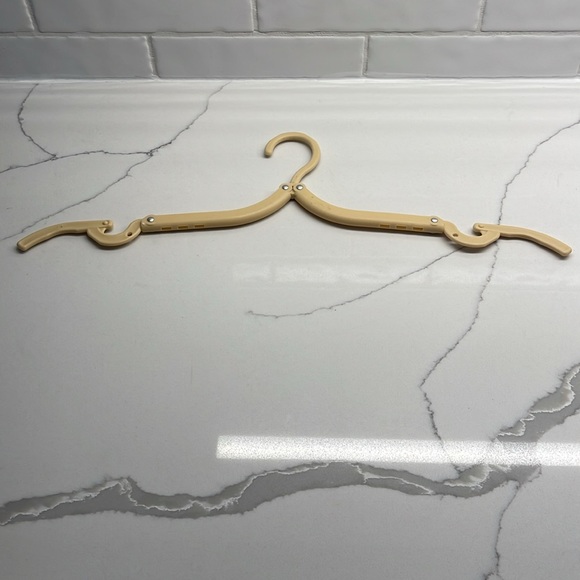 ❤️ FINAL PRICE ❤️ Travel Hangers - Set of 6 - Picture 3 of 3